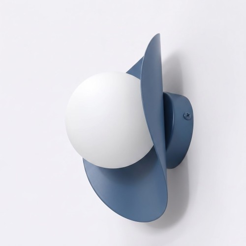 Kinkiet FIERO M DUSTY BLUE – subtelny błękit i minimalistyczna forma